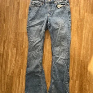 Ljusblå bootcut jeans från Perfect Jeans