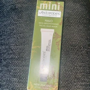Antipodes Halo Skin-Brightening Facial Mud Mask