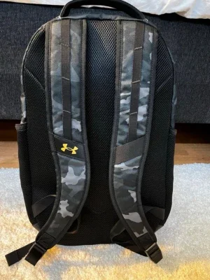 Under Armour camo ryggsäck