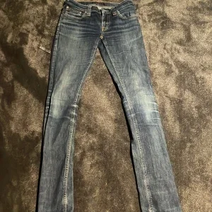 Blå skinny jeans från Nudie Jeans