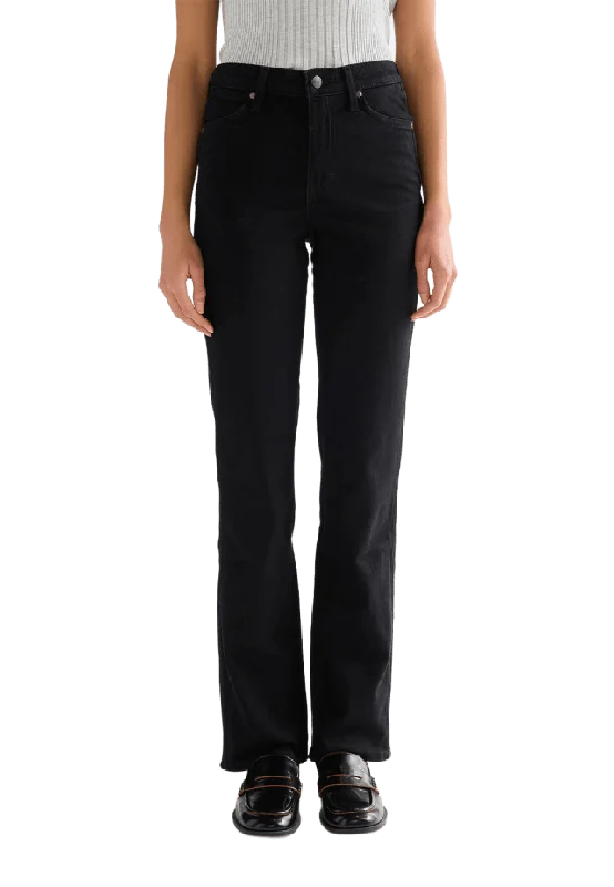 Wrangler Straight Jeans Dam Svart W28/L32