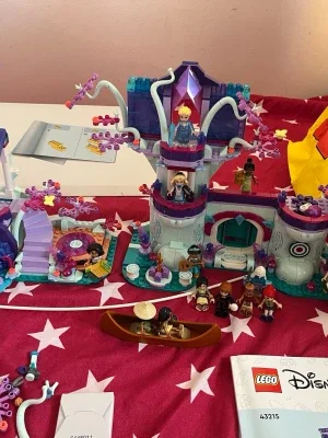LEGO Disney slott 43215 med figurer