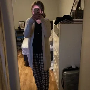 Beige lång cardigan jacka