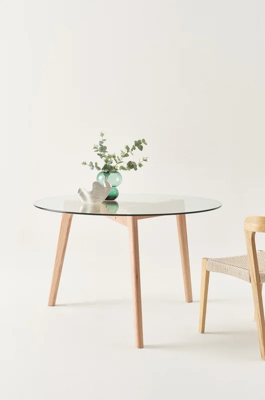 Jotex - Matbord ø 120 Cm Glas - Ek Ek MALEVIK - Köp Matbord hos Jotex