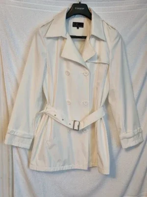 trenchcoat