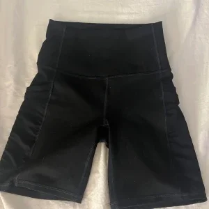 Svarta träningsshorts från Fabletics
