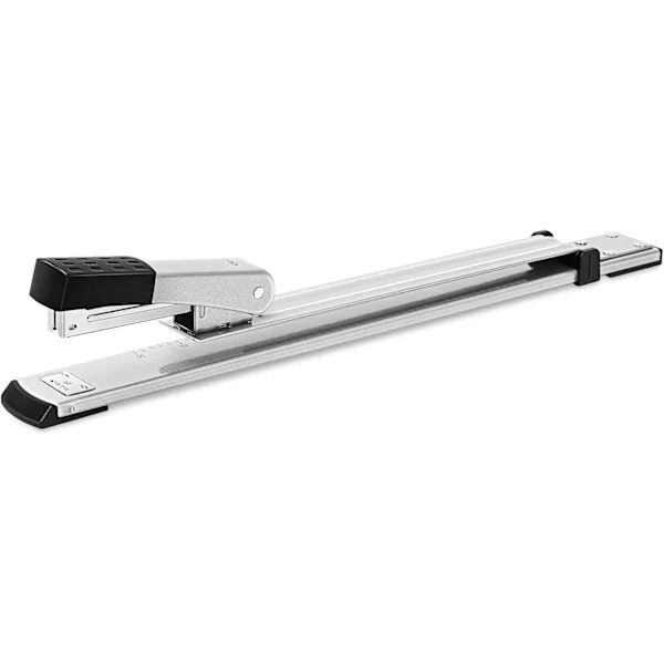 Stiftemaskin med lang rekkevidde - 25 ark kapasitet - Standard stiftemaskin med lang arm for aviser eller bøker - Inkluderer 1 stiftemaskin sølv