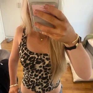 Leopard top