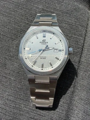 Casio Edifice EFB-108D-7AVUEF (Safirglas / Full Set)