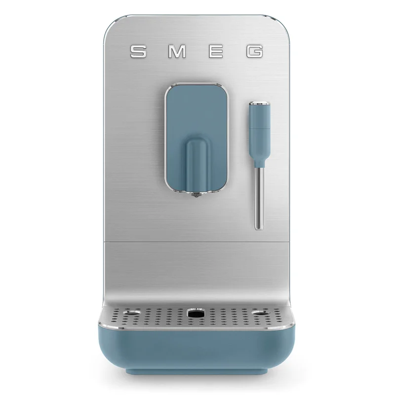 Smeg BCC12SBMEU helautomatisk espressomaskin med melkeskummer, storm blue
