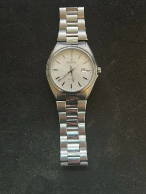 Silverfärgad klocka från Festina