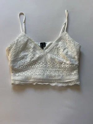 Söt kortare topp Vero Moda