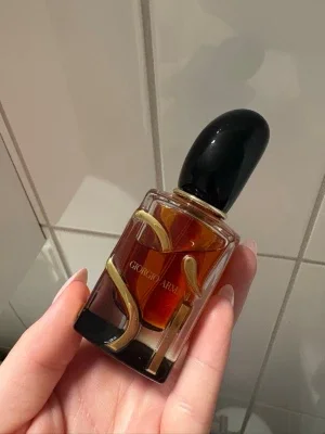 Armani si parfym