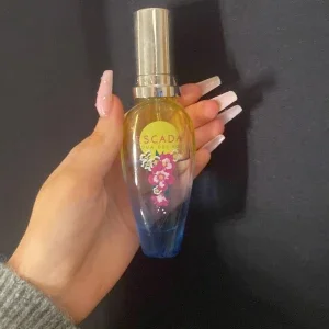Parfym från Escada