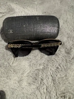 Chanel solglasögon
