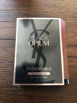 Yves Saint Laurent Black Opium EdP. 1,2 ml