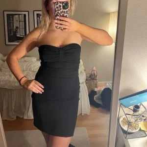 Bandeau klänning Zara