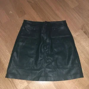 Läderkjol