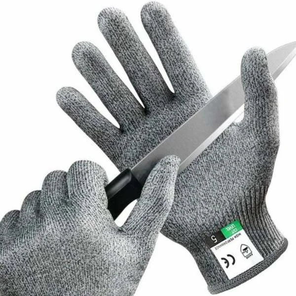 Par av skärsäkra livsmedelsgodkända handskar i klass 5 för matlagning, fällning, trädgårdsarbete, fiske och träbearbetning (storlek L).