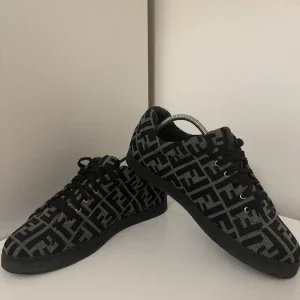 Fendi sneakers St: 42