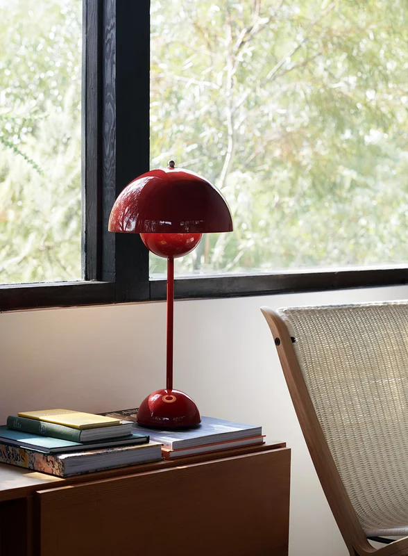 &tradition Flowerpot VP3 bordlampe H50 - vermillion rød