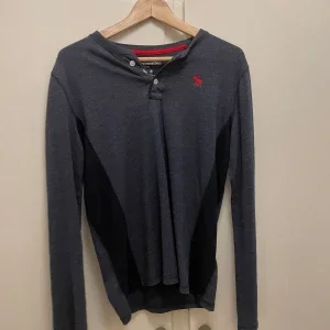 Mörkgrå långärmad tröja från Abercrombie Kids