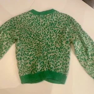 Baum Und Pferdgarten leopardmönstrad kofta stl M