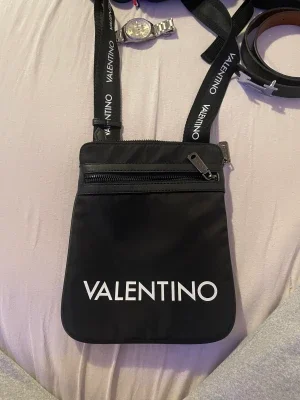 Valentino väska