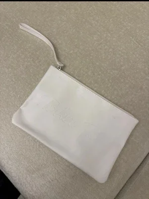 Vit kuvertväska från primark