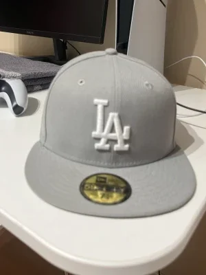 Grå LA New Era 59Fifty keps