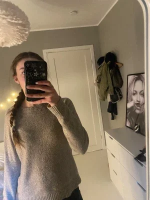 Beige stickad tröja från Vero Moda