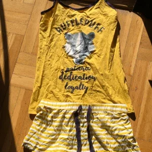 Harry Potter pyjamas set. Hufflepuff pyjamas set