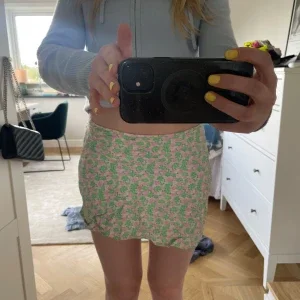 Blommig zara kjol