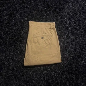 Beiga chinos slim fit från H&M L.O.G.G.