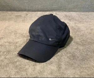 Svart Nike keps Heritage86