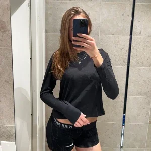 Svart långärmad tröja från Lululemon