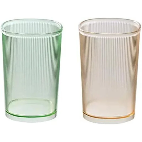 7x10,5 Sett med 2 uknuselige glass. Baderomskrus. Tannbørsteholder i plast. Baderomskrus. Sminkekostholder. Sett med 2