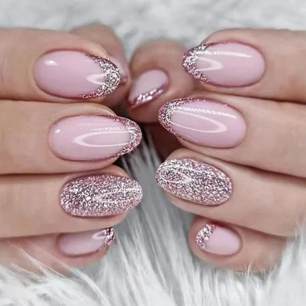24 st mandelformade lösnaglar korta, fransk manikyr lösnaglar glansiga rosa glitter lösnaglar med klistermärken, oval full täckning