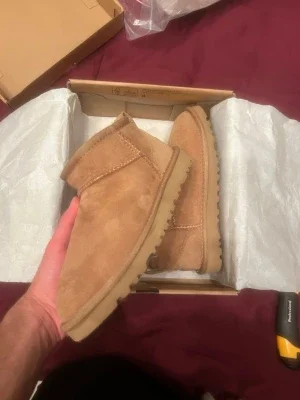 UGG Ultra Mini Chestnut