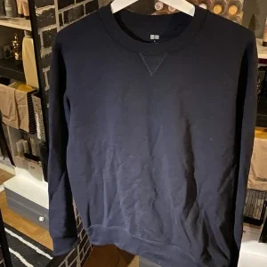 Uniqlo tjocktröja