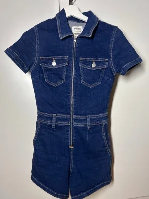 Jeans byxdress / jeans jumpsuit pull&bear