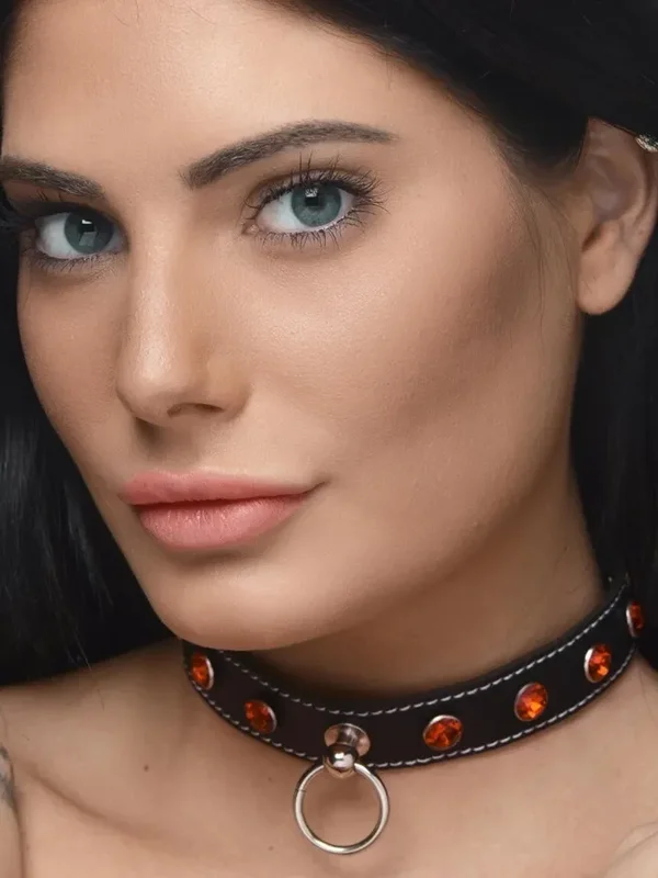 Strict Diamond Choker with O-Ring Black/Red BDSM-halsbånd