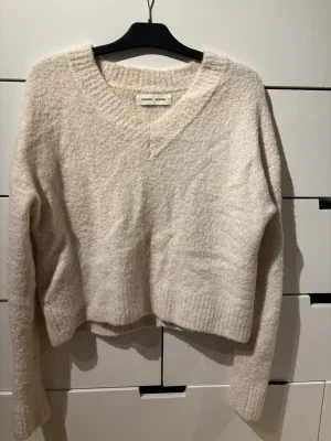 Beige stickad tröja Samsoe Samsoe