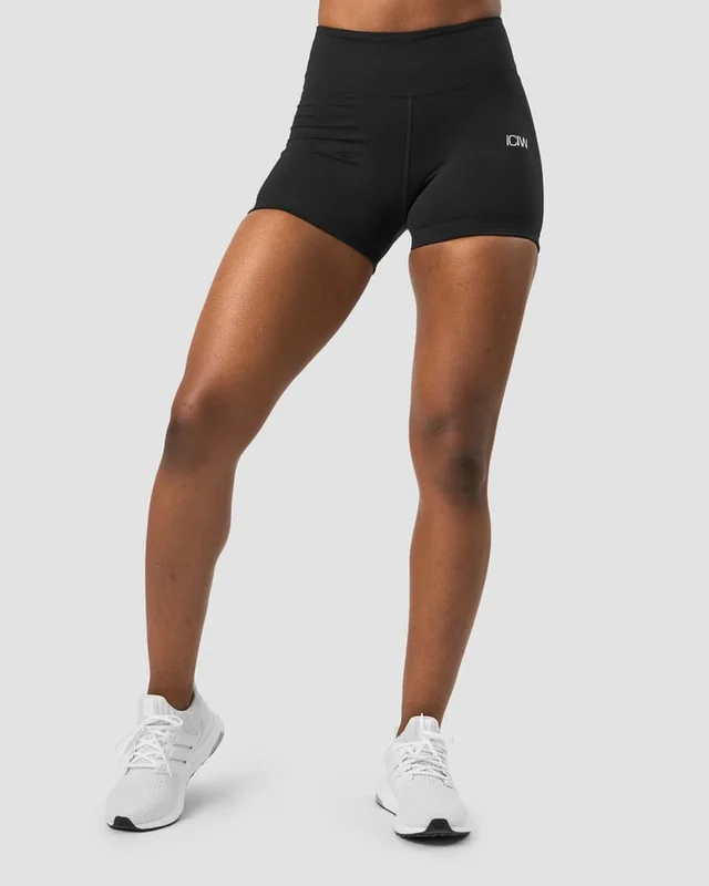 ICANIWILL - Classic V-shape Tight Shorts Black - Shortsit - Naiset - Treenivaatteet ICIW:ltä