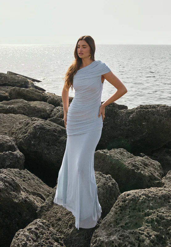 Bubbleroom Occasion - Off Shoulder Mesh Gown - Ljusblå - Aftonklänning