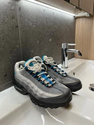 Nike Air Max 95 grå/blå sneakers
