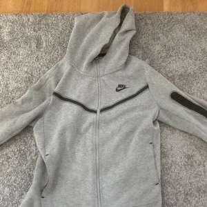 Nike tech fleece