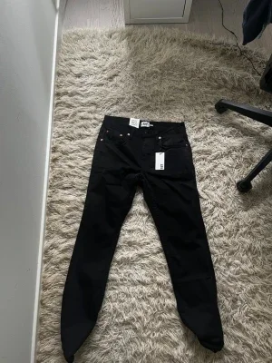 Aldrig andvänta laget 157 jeans! Mid rise skinny leg kan resonera om pris
