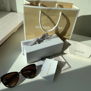 Abela ll Michael Kors solglasögon