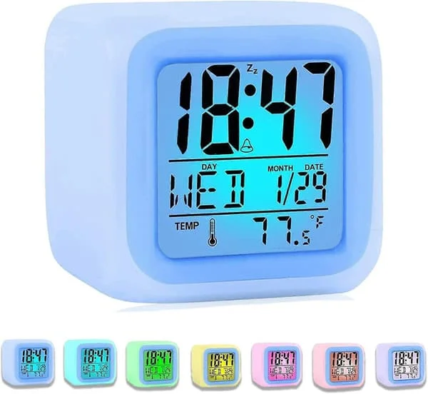 Digital väckarklocka för barn, väckarklockor, sängbord, lättläst med 7 färger, ljusbrytare, snooze, temperatur, kalender, musik för tunga sovare, barn